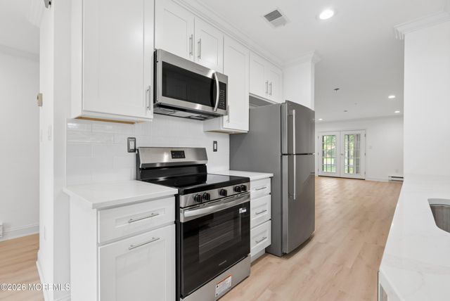 48 Wild Turkey Way B, Manalapan, NJ 07726