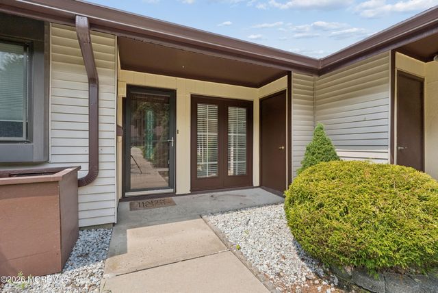 48 Wild Turkey Way B, Manalapan, NJ 07726