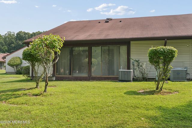 48 Wild Turkey Way B, Manalapan, NJ 07726