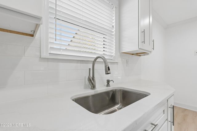 48 Wild Turkey Way B, Manalapan, NJ 07726
