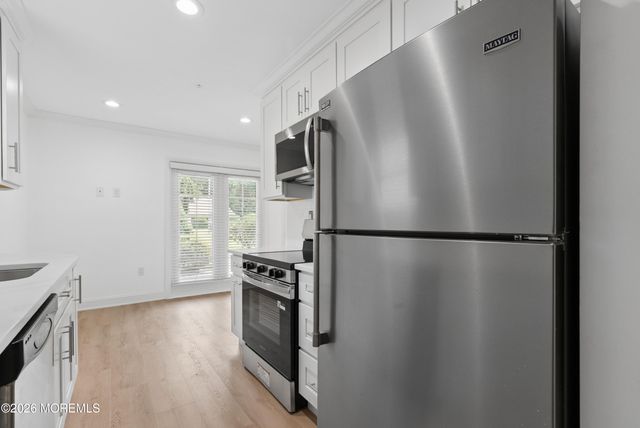 48 Wild Turkey Way B, Manalapan, NJ 07726