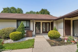48 Wild Turkey Way B, Manalapan, NJ 07726