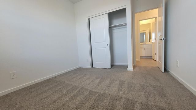 15998 W Smoketree Drive, Surprise, AZ 85387