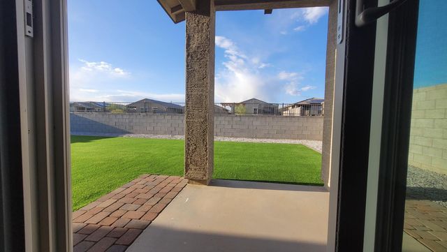 15998 W Smoketree Drive, Surprise, AZ 85387