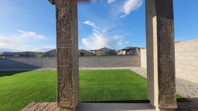 15998 W Smoketree Drive, Surprise, AZ 85387