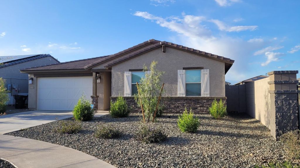15998 W Smoketree Drive, Surprise, AZ 85387
