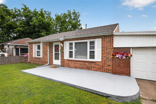 322 SE 5th Street, Pryor, OK 74361