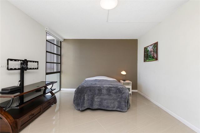20400 W Country Club Drive 605, Aventura, FL 33180