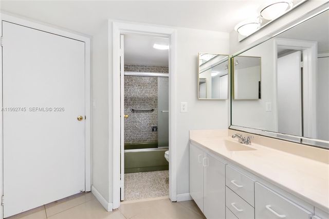 20400 W Country Club Drive 605, Aventura, FL 33180