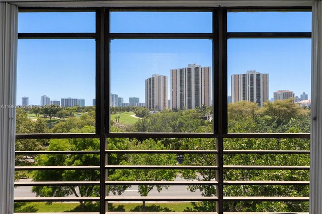 20400 W Country Club Drive 605, Aventura, FL 33180
