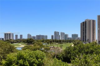 20400 W Country Club Drive 605, Aventura, FL 33180