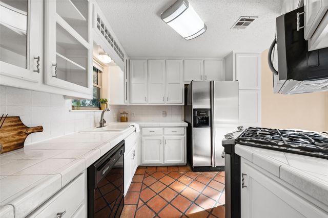 3825 N 30th Street, Waco, TX 76708