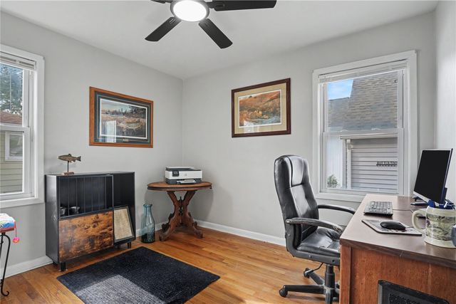 2718 E Ave NW, Cedar Rapids, IA 52405