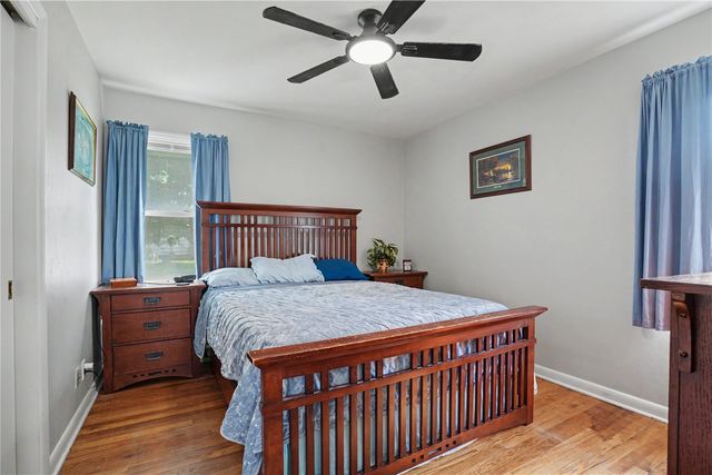 2718 E Ave NW, Cedar Rapids, IA 52405