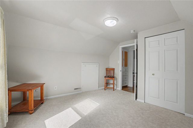 2718 E Ave NW, Cedar Rapids, IA 52405