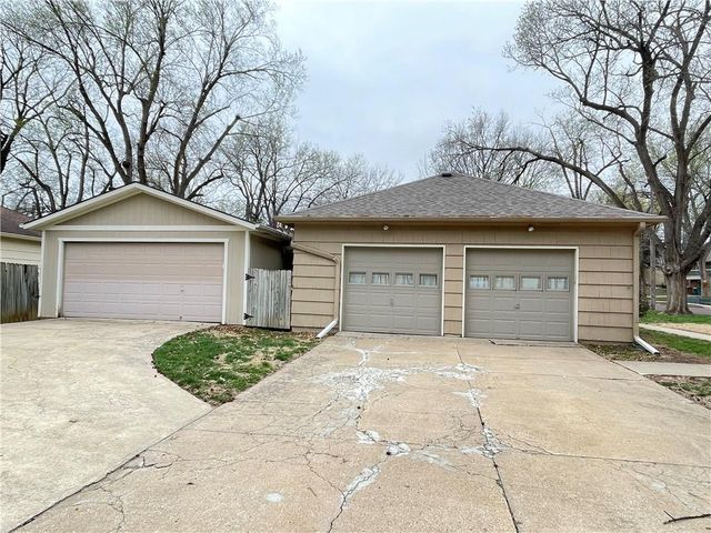 10301 W 89th Street, Overland Park, KS 66214