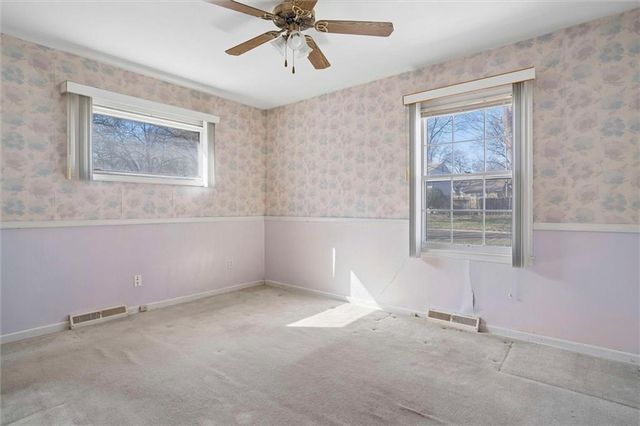 10301 W 89th Street, Overland Park, KS 66214