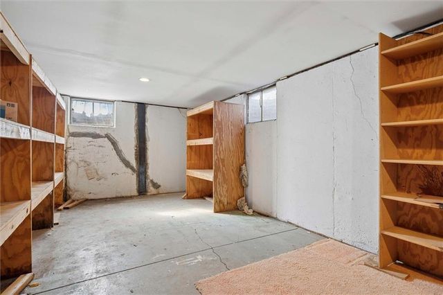 10301 W 89th Street, Overland Park, KS 66214