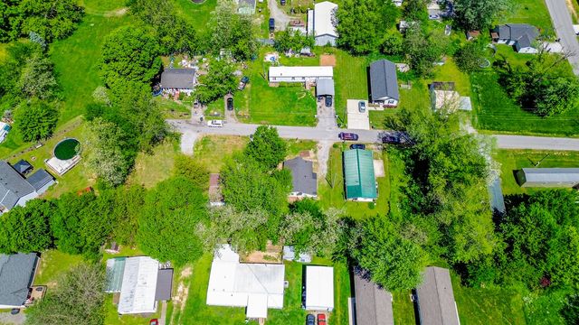408 W McGlothlin St, Portland, TN 37148
