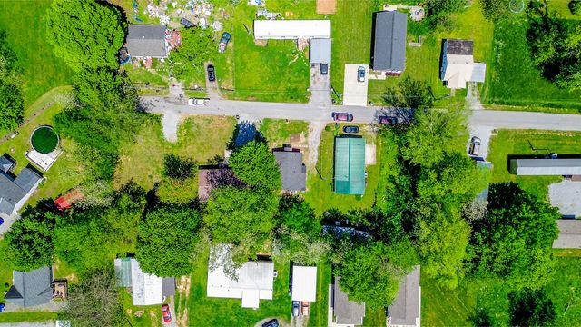 408 W McGlothlin St, Portland, TN 37148