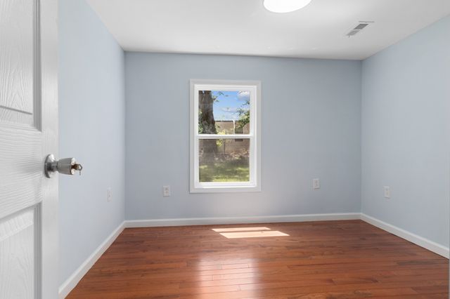 408 W McGlothlin St, Portland, TN 37148