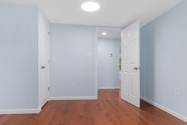 408 W McGlothlin St, Portland, TN 37148