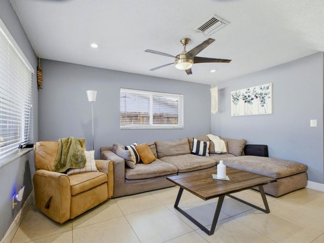 451 SE 1st Avenue A & B, Pompano Beach, FL 33060