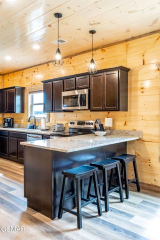 2107 Eagle Feather Drive, Sevierville, TN 37862