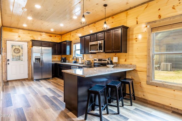 2107 Eagle Feather Drive, Sevierville, TN 37862