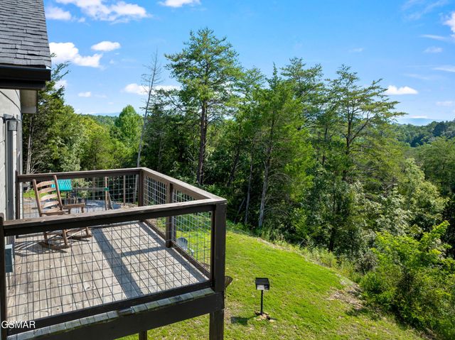 2107 Eagle Feather Drive, Sevierville, TN 37862