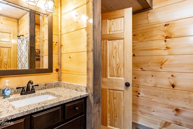 2107 Eagle Feather Drive, Sevierville, TN 37862