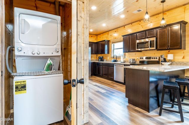 2107 Eagle Feather Drive, Sevierville, TN 37862