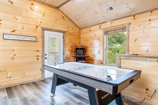 2107 Eagle Feather Drive, Sevierville, TN 37862