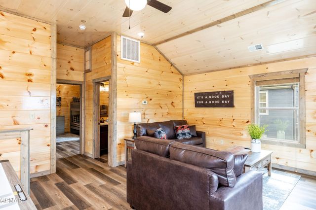2107 Eagle Feather Drive, Sevierville, TN 37862