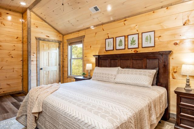 2107 Eagle Feather Drive, Sevierville, TN 37862