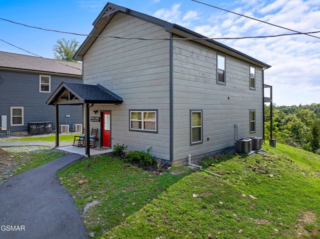 2107 Eagle Feather Drive, Sevierville, TN 37862