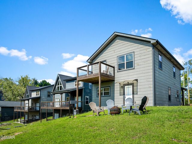 2107 Eagle Feather Drive, Sevierville, TN 37862