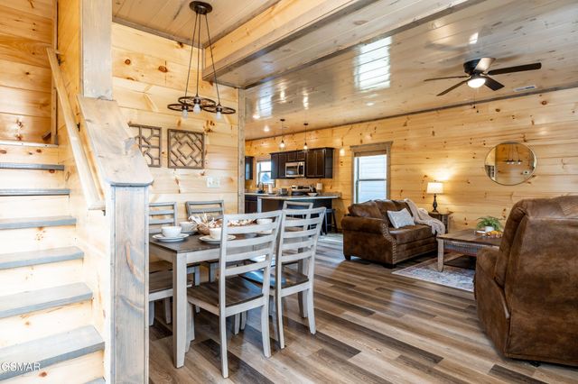 2107 Eagle Feather Drive, Sevierville, TN 37862