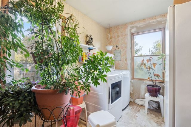 105 Harrison Street SE, Cascade, IA 52033