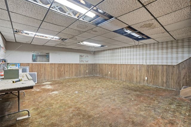 105 Harrison Street SE, Cascade, IA 52033