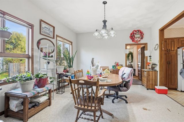 105 Harrison Street SE, Cascade, IA 52033