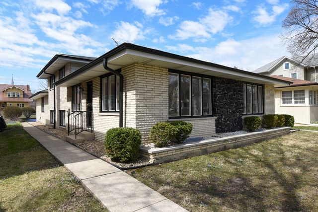 141 Wesley Avenue, Oak Park, IL 60302