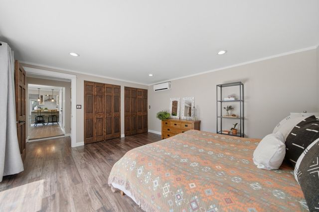 905 N Douglas Avenue, Arlington Heights, IL 60004