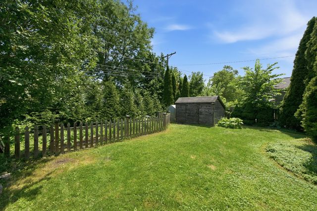 905 N Douglas Avenue, Arlington Heights, IL 60004