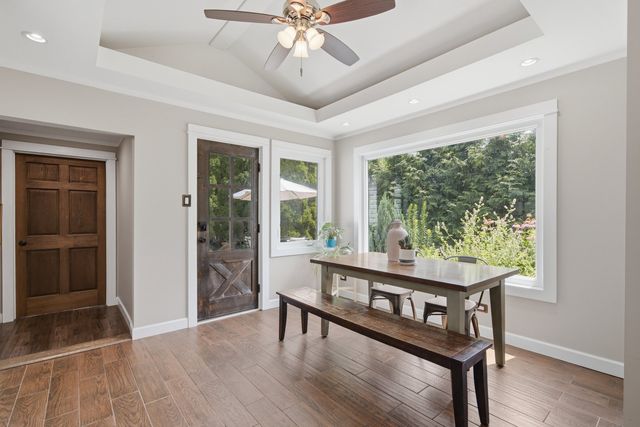 905 N Douglas Avenue, Arlington Heights, IL 60004