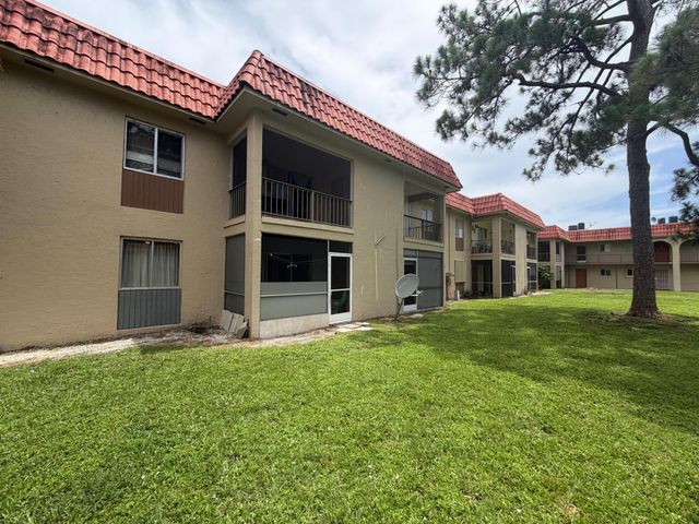 6112 Forest Hill Boulevard 109, West Palm Beach, FL 33415