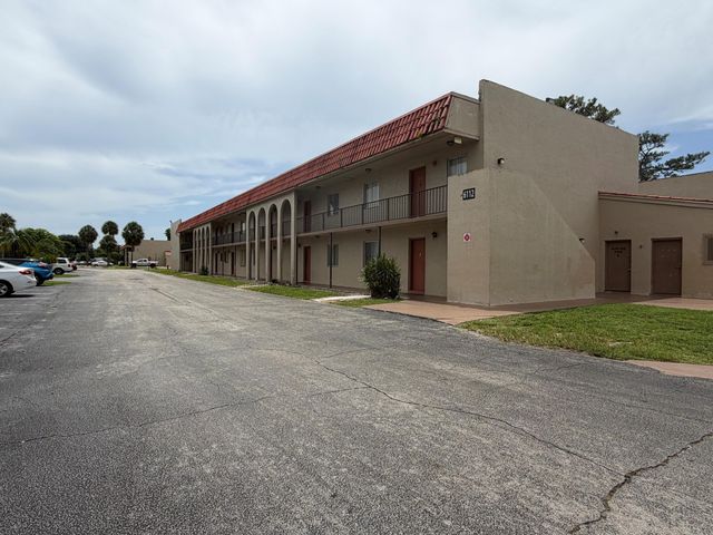 6112 Forest Hill Boulevard 109, West Palm Beach, FL 33415