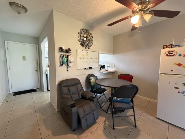 6112 Forest Hill Boulevard 109, West Palm Beach, FL 33415