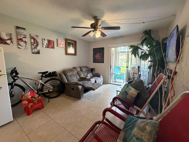 6112 Forest Hill Boulevard 109, West Palm Beach, FL 33415