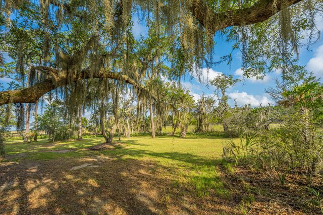 925 Edding Creek Drive, Edisto Island, SC 29438